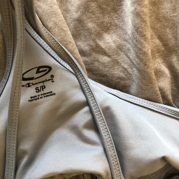 2 champions athletic tops w/built-in bra - Picture 5 of 8